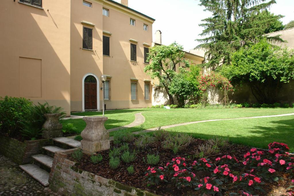 Residence In Centro Mantua Exterior foto